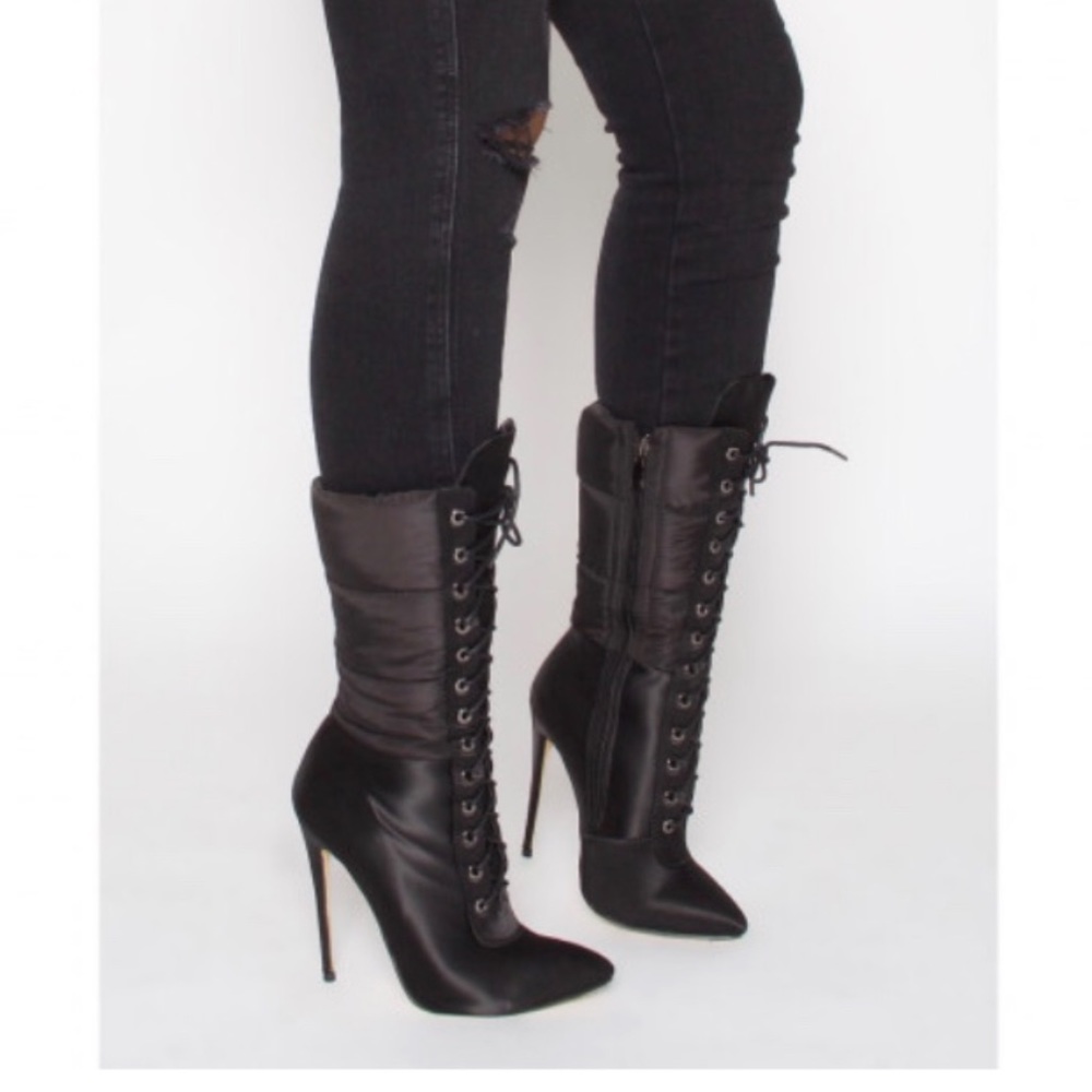 ISO simmi Joelle boots!